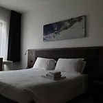 호텔 Delle Alpi 3*