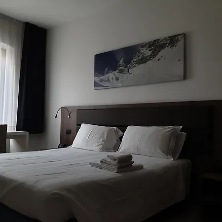 فندق Delle Alpi 3*