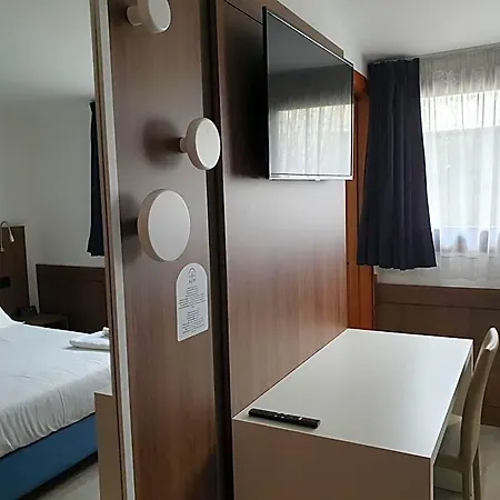 Delle Alpi 3*