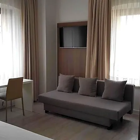 فندق Delle Alpi 3*