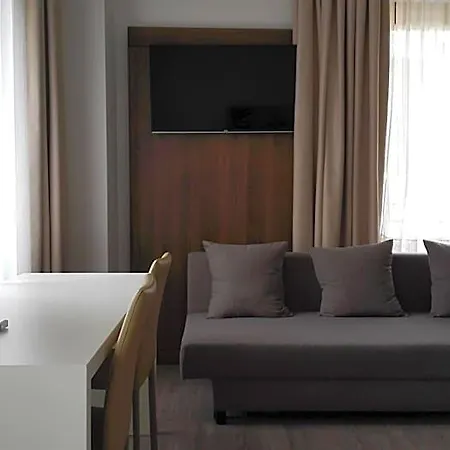 Delle Alpi
